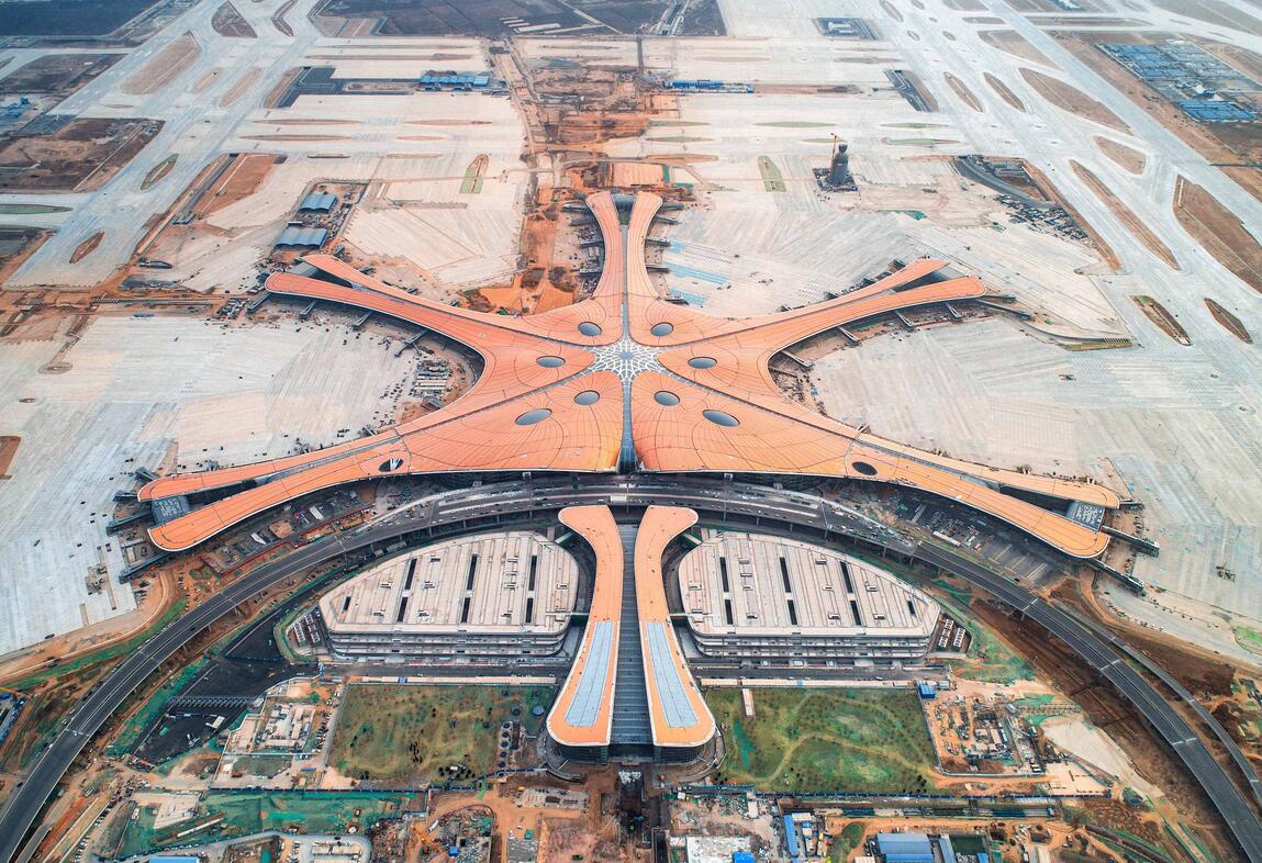 北京大興機(jī)場(chǎng)屋面、天溝融雪(圖1)